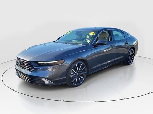 Used 2025 Honda Accord Touring image 32