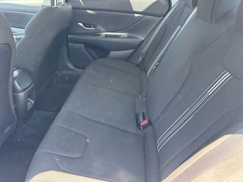 Used 2024 Hyundai Elantra SEL FWD image 12