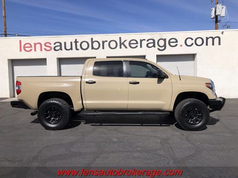 Used 2019 Toyota Tundra SR5 w/ SR5 Upgrade Package AWD/4WD image 1