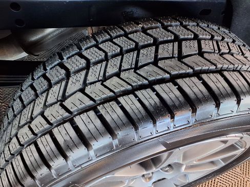 Used 2019 GMC Canyon Denali image 9