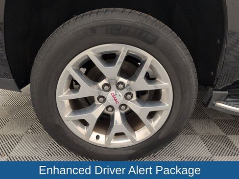 Used 2018 GMC Yukon SLE w/ SLE Value Package image 19