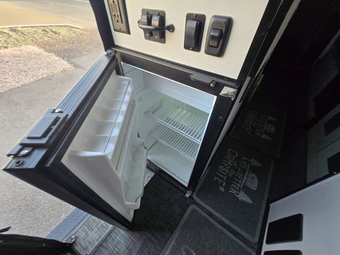 Used 2020 Mercedes-Benz Sprinter 2500 image 52