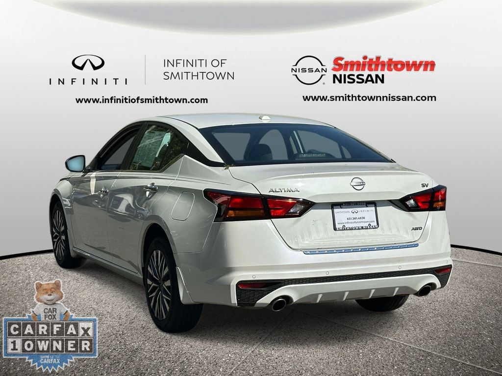 Used 2023 Nissan Altima 2.5 SV w/ SV Premium Package AWD/4WD image 11