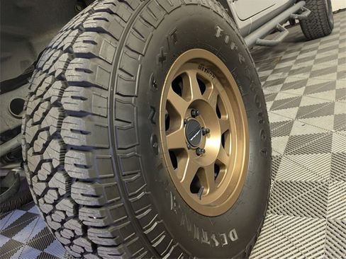 Used 2021 Jeep Gladiator Rubicon image 9