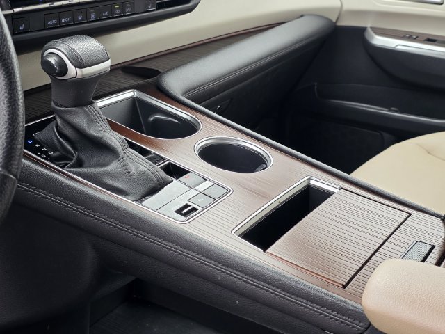 Certified 2023 Toyota Sienna XLE FWD image 25