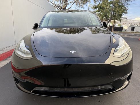 Used 2023 Tesla Model Y AWD image 6