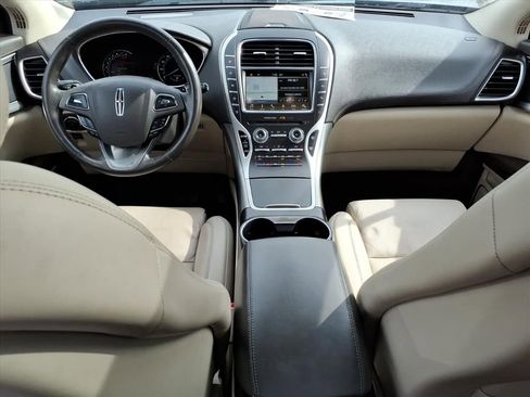 Used 2018 Lincoln MKX Reserve w/ Driver Assistance Package image 9