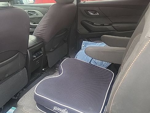 Used 2019 Chevrolet Traverse LT w/ LPO, Floor Liner Package AWD/4WD image 8