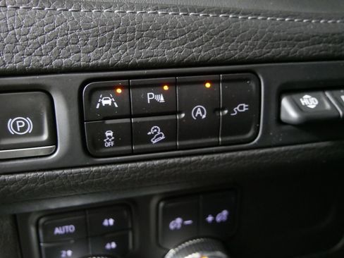 Used 2021 GMC Yukon Denali image 18