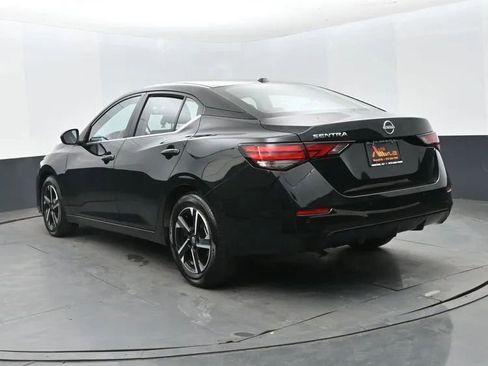 Used 2025 Nissan Sentra SV image 9