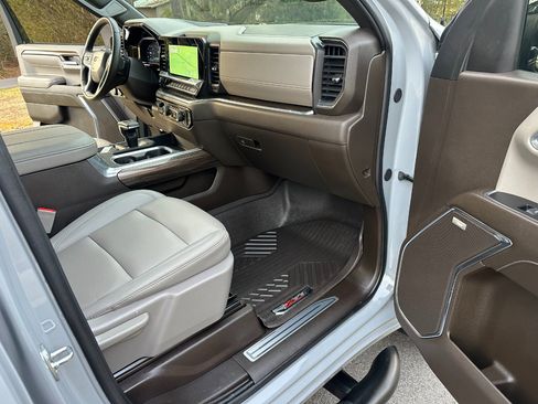 Used 2024 Chevrolet Silverado 1500 RST image 27