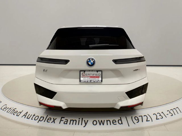 Used 2025 BMW iX xDrive50 AWD/4WD image 4