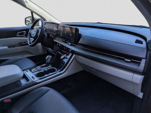 Used 2023 Kia Carnival SX FWD image 29