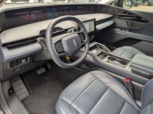 Used 2024 Lincoln Nautilus Reserve image 10