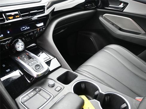 Certified 2024 Acura MDX SH-AWD image 4