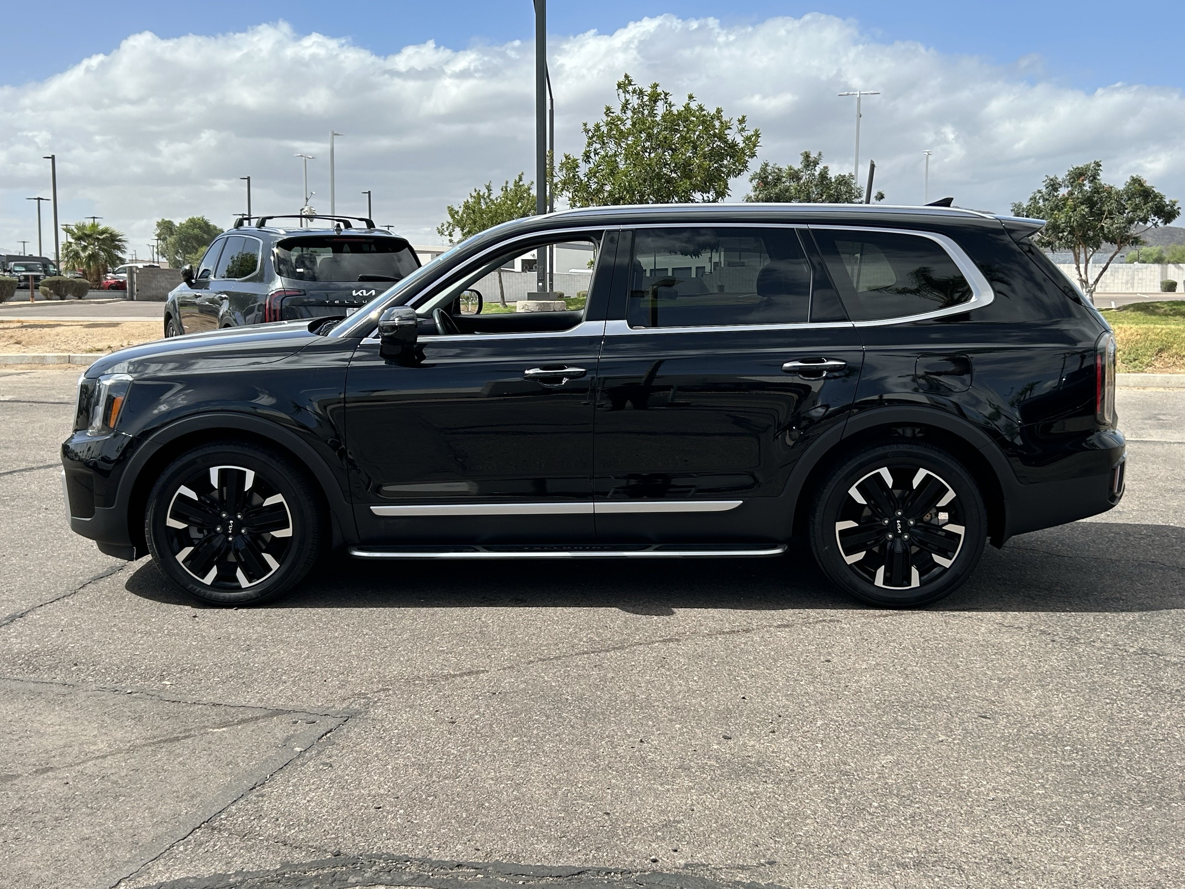 Certified 2023 Kia Telluride SX Prestige AWD/4WD image 3
