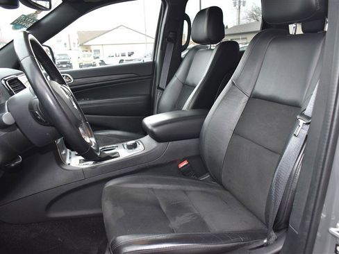 Used 2022 Jeep Grand Cherokee Laredo X image 11