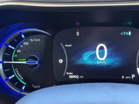 Used 2023 Chrysler Pacifica Touring-L FWD image 26