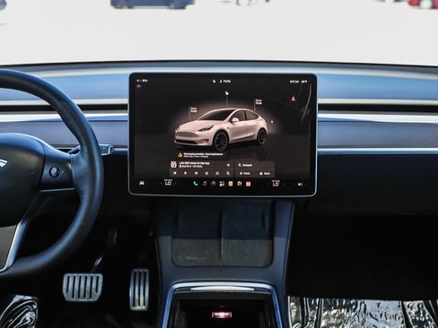 Used 2023 Tesla Model Y Performance AWD/4WD image 13