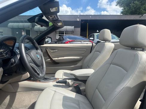 Used 2010 BMW 128i Convertible RWD image 9