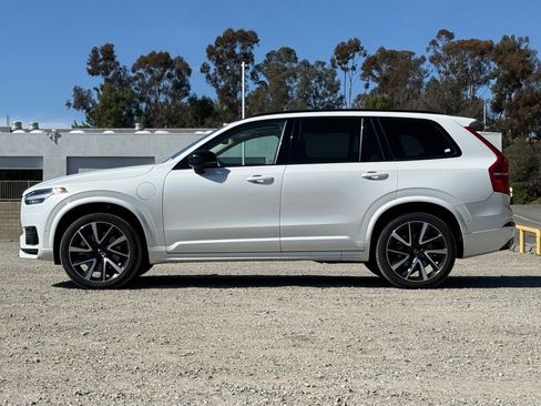 Used 2023 Volvo XC90 T8 Ultimate w/ Lounge Package image 4