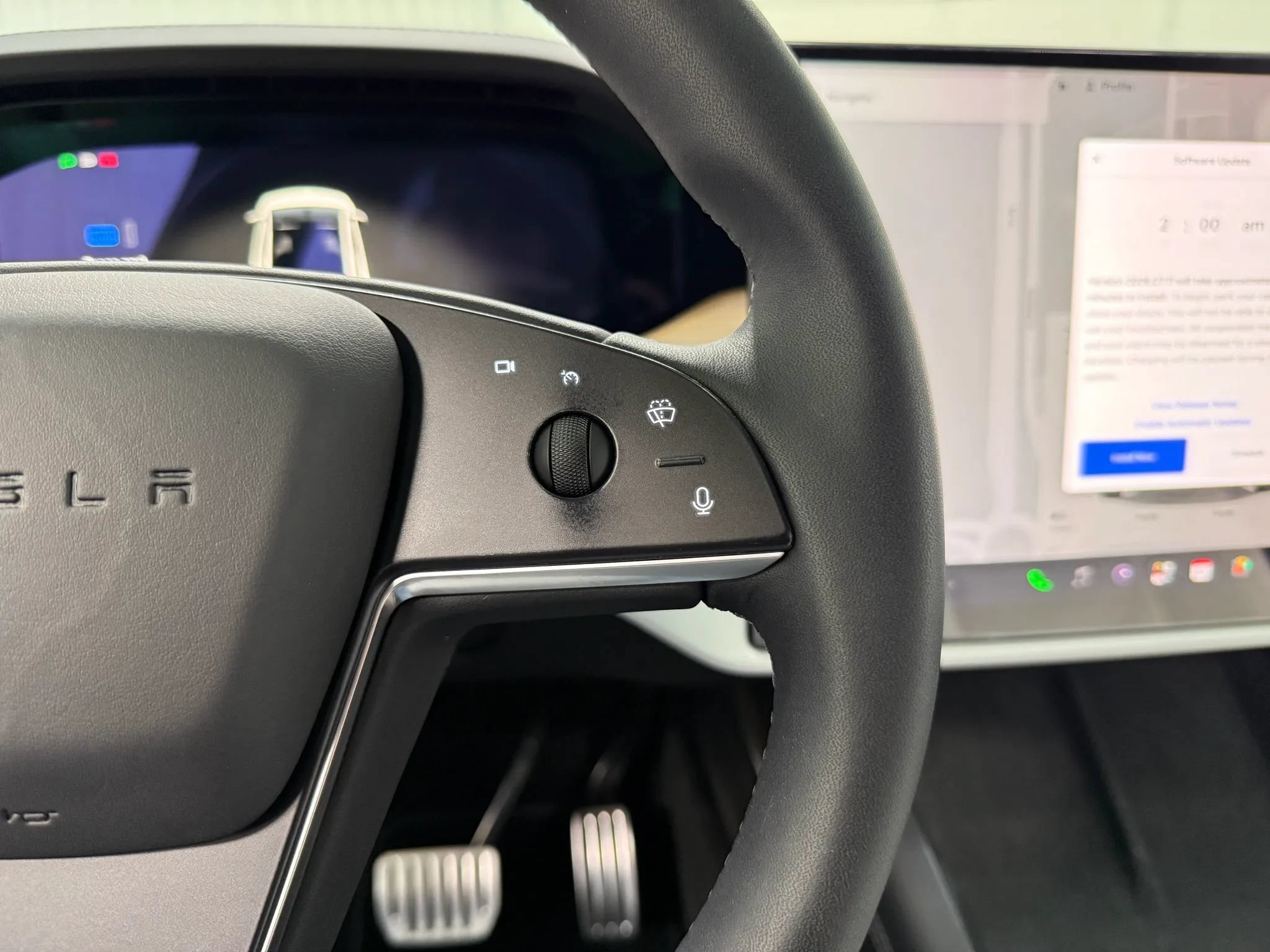 Used 2024 Tesla Model X AWD/4WD image 29