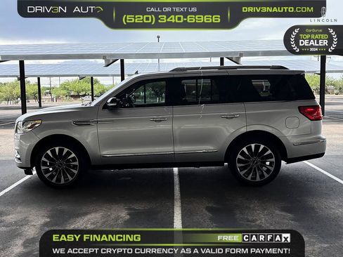 Used 2018 Lincoln Navigator Select w/ Technology Package AWD/4WD image 4