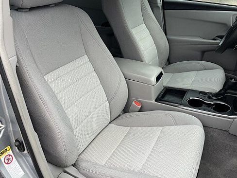 Used 2017 Toyota Camry LE FWD image 14
