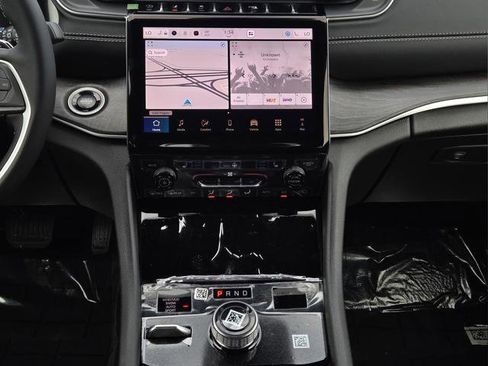 New 2025 Jeep Grand Cherokee Limited AWD/4WD image 25