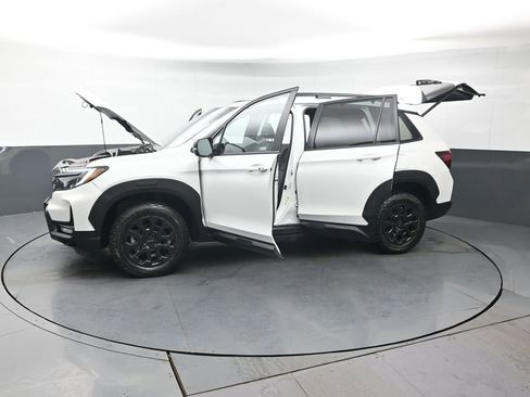 Used 2023 Honda Passport TrailSport image 44