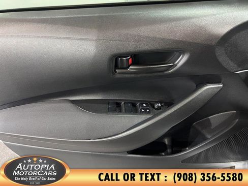 Used 2025 Toyota Corolla LE w/ Convenience Package image 25