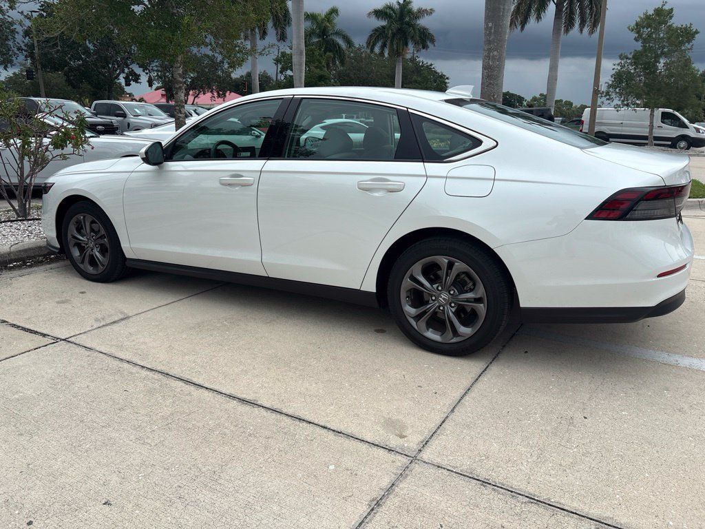 Used 2024 Honda Accord EX image 3