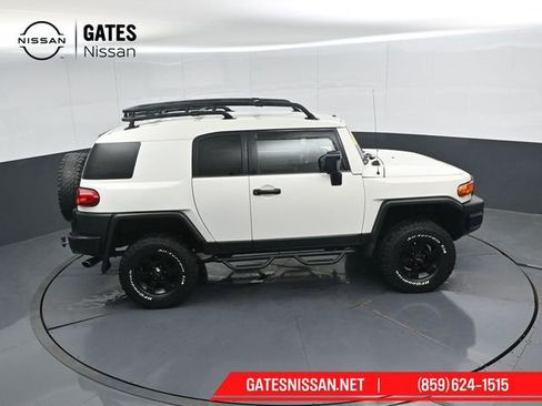 Used 2008 Toyota FJ Cruiser 4WD image 40