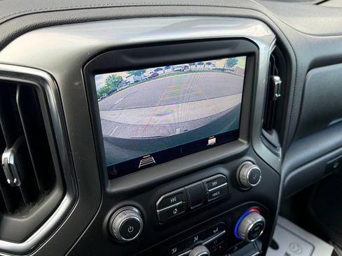 Used 2022 Chevrolet Silverado 1500 LT AWD/4WD image 14