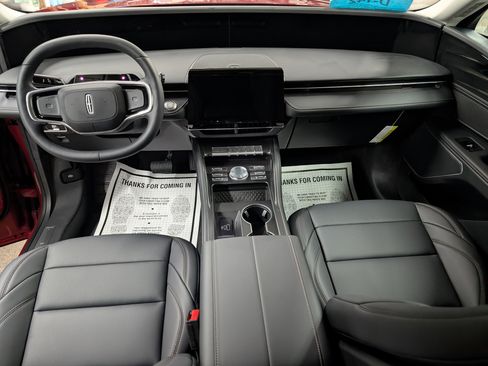 New 2026 Lincoln Nautilus Premier image 8