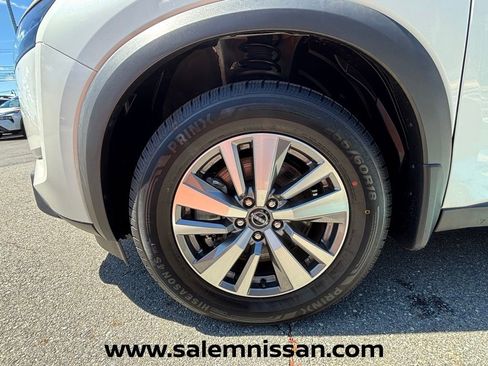 Certified 2023 Nissan Pathfinder SL w/ Black Appearance Package AWD/4WD image 23