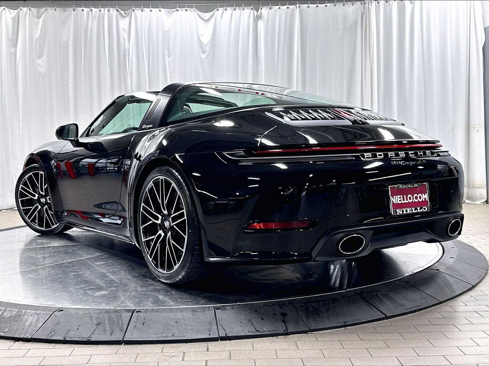 Used 2026 Porsche 911 Targa 4S AWD/4WD image 3