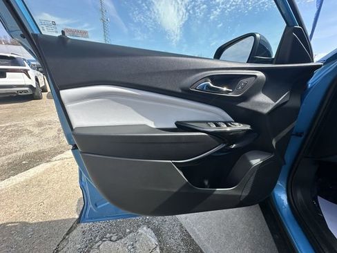 New 2026 Chevrolet Trax LT w/ Midnight Edition FWD image 22