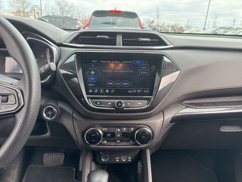 Used 2023 Chevrolet TrailBlazer RS w/ Convenience Package image 9