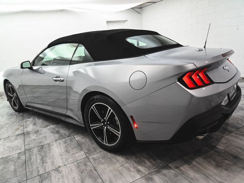 Used 2025 Ford Mustang Premium RWD image 7