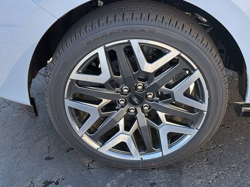 New 2025 Ford Expedition Platinum w/ Platinum Ultimate Package image 9