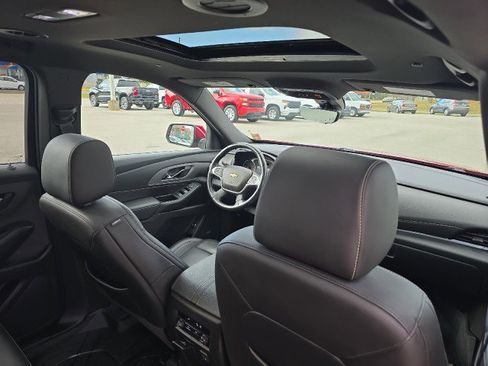 Used 2022 Chevrolet Traverse LT w/ LT Premium Package image 42
