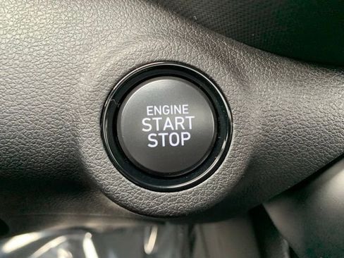 New 2025 Hyundai Venue SEL image 18