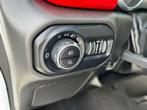 Used 2022 Jeep Gladiator Rubicon AWD/4WD image 26