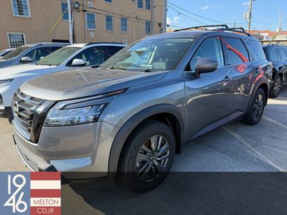 Used 2022 Nissan Pathfinder SV w/ SV Black Package