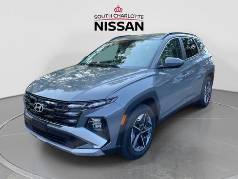 Used 2025 Hyundai Tucson SEL FWD image 3