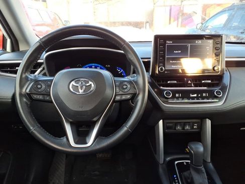 Certified 2022 Toyota Corolla Cross XLE w/ Convenience Package image 21
