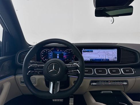 New 2026 Mercedes-Benz GLS 580 4MATIC image 25