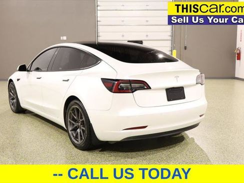 Used 2021 Tesla Model 3 Standard Range Plus image 5