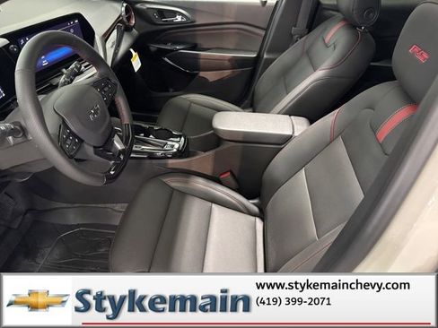 New 2026 Chevrolet Trax RS w/ Sunroof Package image 30